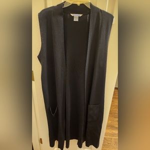 Nygard Women's Size XL Black Sleeveless Cardigan